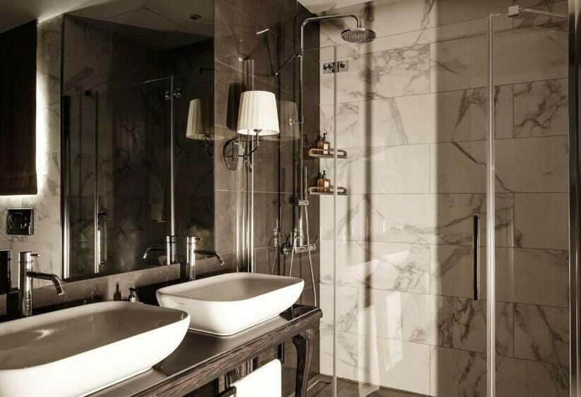 سوییت لوکس, 1926 Le Parisot Boutique Suites