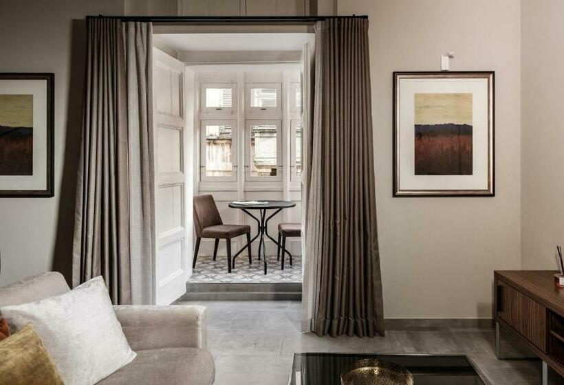 سوییت لوکس, 1926 Le Parisot Boutique Suites