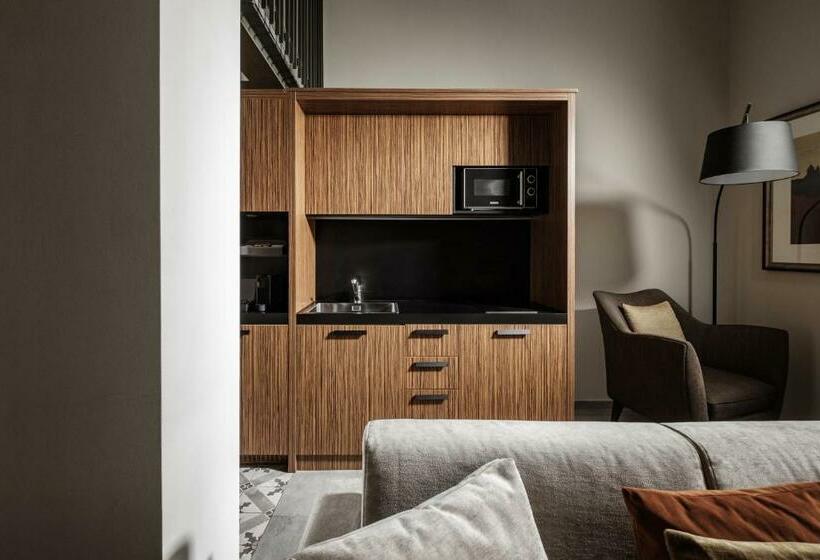 سوییت لوکس, 1926 Le Parisot Boutique Suites