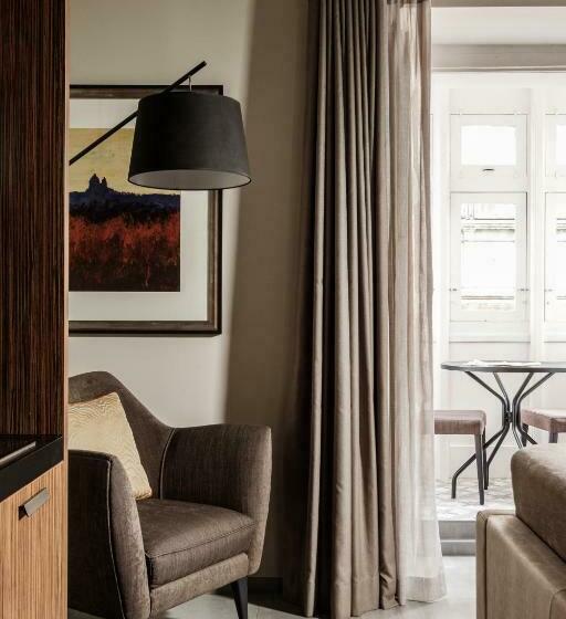 سوییت لوکس, 1926 Le Parisot Boutique Suites