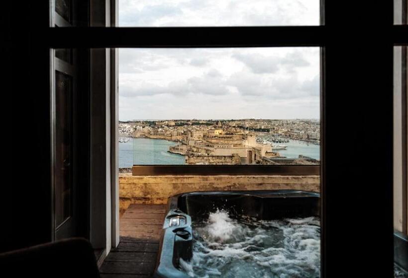 سوئیت پنت هاوس, 1926 Le Parisot Boutique Suites