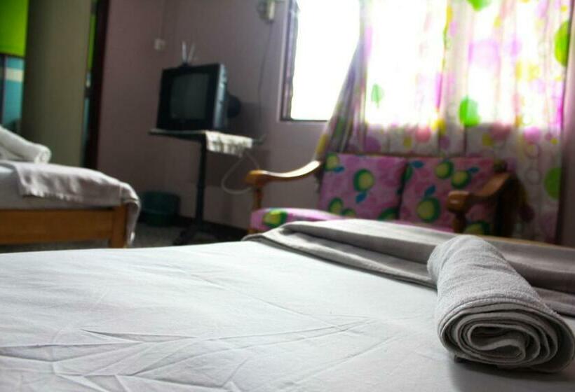 디럭스 트리플 룸, Sun Golden Inn