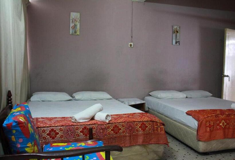 디럭스 패밀리 룸, Sun Golden Inn