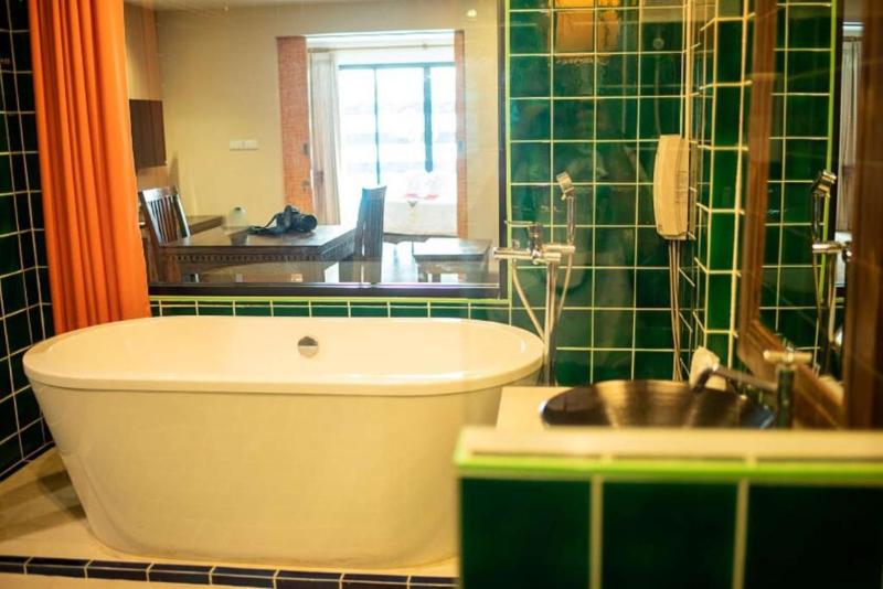 اتاق لوکس با تخت بزرگ, The Ld Pattaya