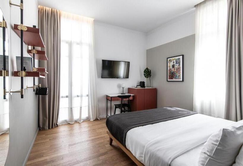 Chambre Supérieure, The Modernist Thessaloniki