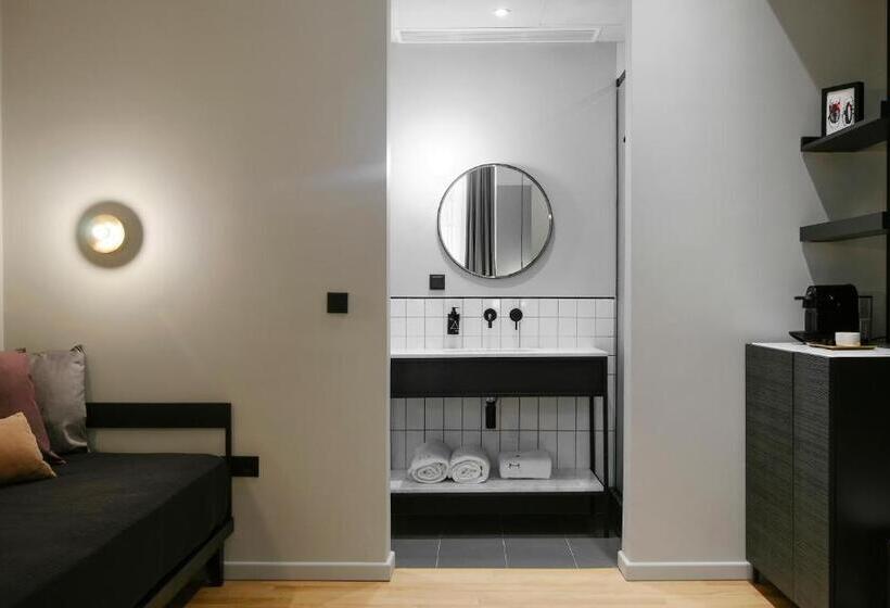 Chambre Standard, The Modernist Thessaloniki