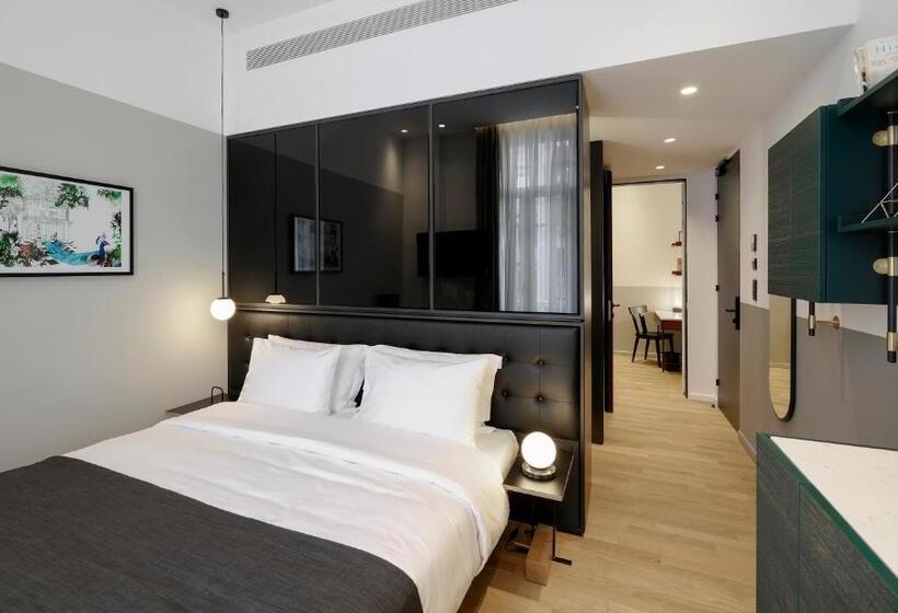 Chambre Familiale, The Modernist Thessaloniki