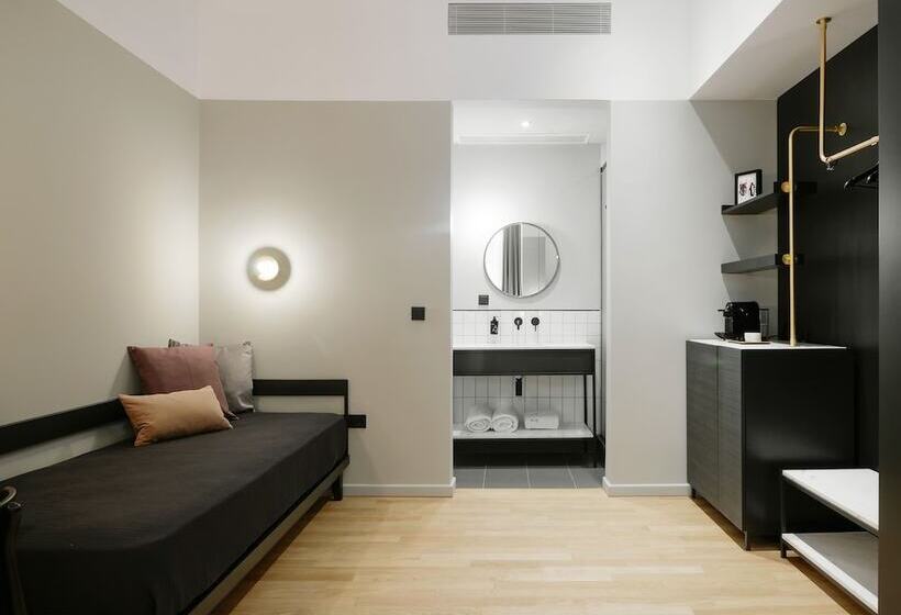 Chambre Standard, The Modernist Thessaloniki