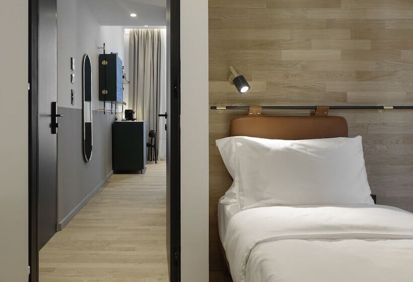 Chambre Familiale, The Modernist Thessaloniki