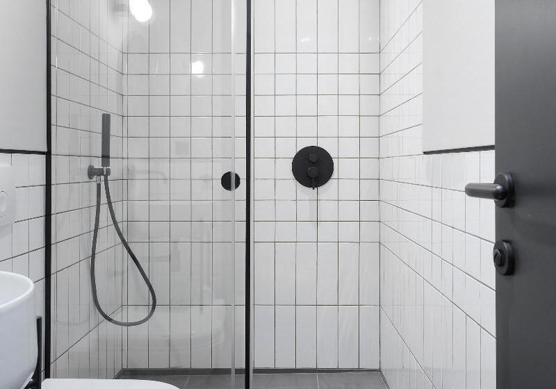 Chambre Standard, The Modernist Thessaloniki