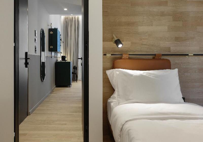 Chambre Familiale, The Modernist Thessaloniki