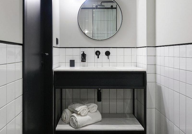 Chambre Familiale, The Modernist Thessaloniki