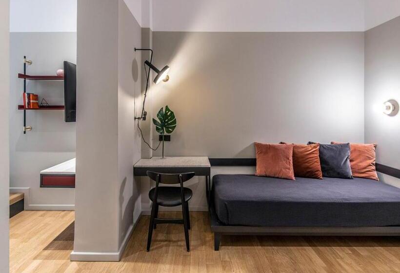 Chambre Standard, The Modernist Thessaloniki