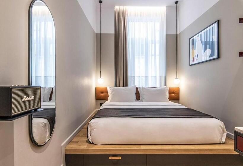 Chambre Standard, The Modernist Thessaloniki