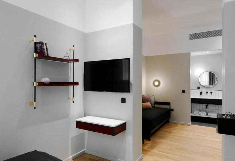 Chambre Standard, The Modernist Thessaloniki