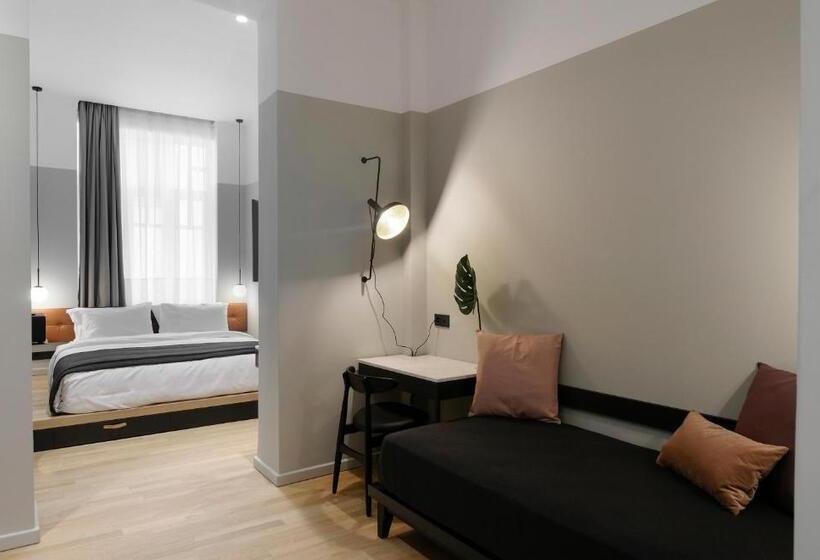 Chambre Standard, The Modernist Thessaloniki