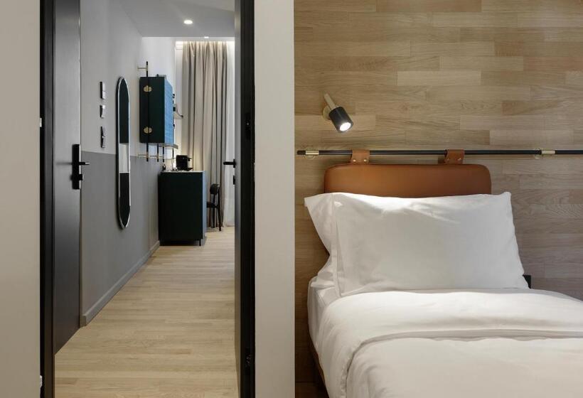 Chambre Familiale, The Modernist Thessaloniki