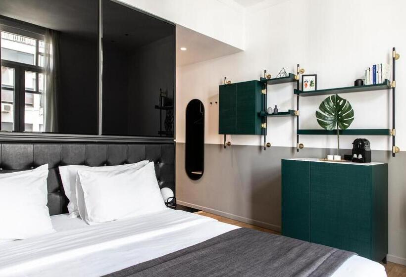 Chambre Familiale, The Modernist Thessaloniki