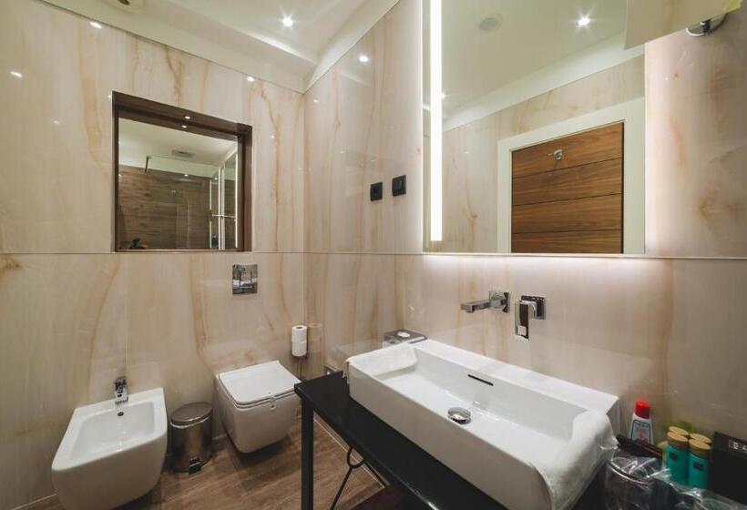 اتاق لوکس با بالکن و چشمانداز دریا, Kalamper Hotel & Spa