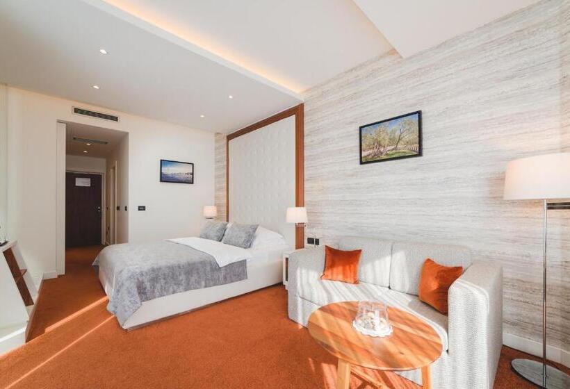 اتاق لوکس با بالکن و چشمانداز دریا, Kalamper Hotel & Spa