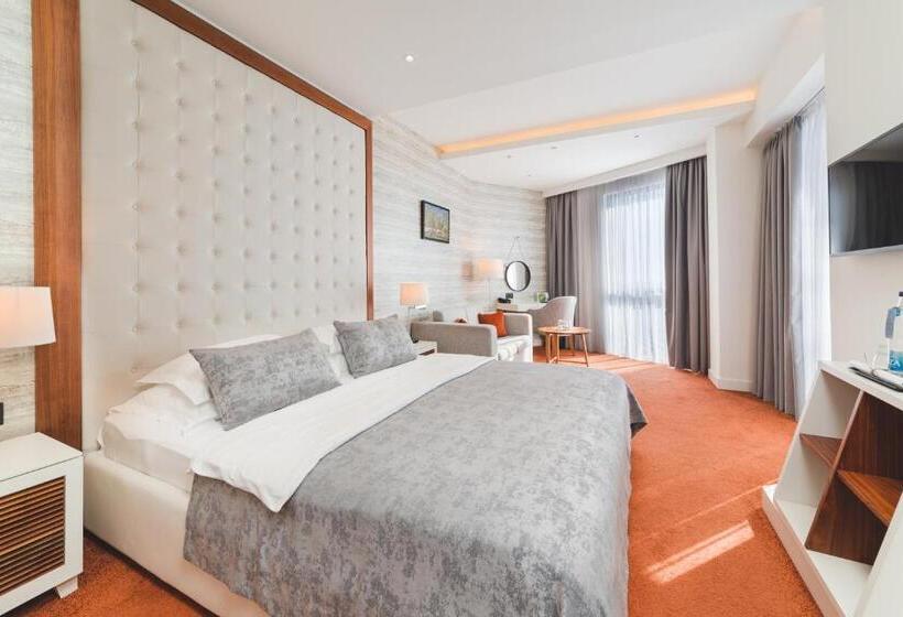 اتاق لوکس با بالکن و چشمانداز دریا, Kalamper Hotel & Spa