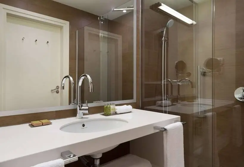 クイーンベッドのデラックスルーム, Doubletree By Hilton Moscow Vnukovo Airport