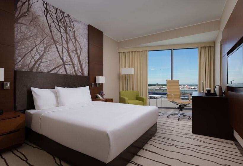복층 룸 퀸 침대, Doubletree By Hilton Moscow Vnukovo Airport