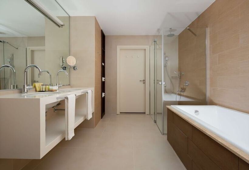 이그제큐티브 스위트, Doubletree By Hilton Moscow Vnukovo Airport