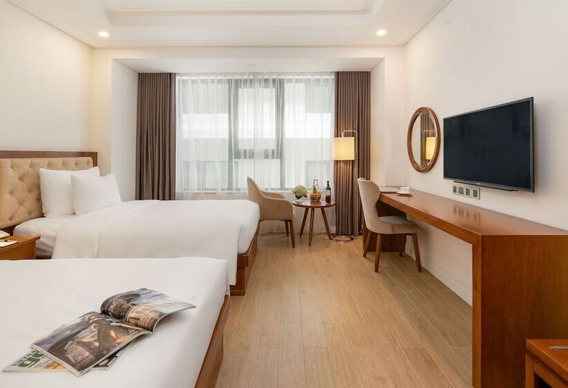 Deluxe Room, Paris Deli Danang Beach