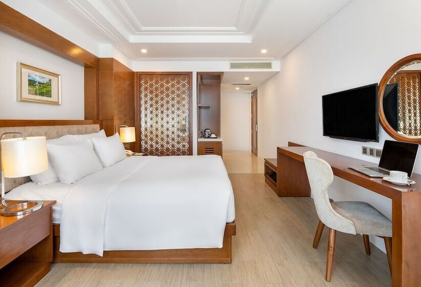 Quarto Premium Vista Mar, Paris Deli Danang Beach