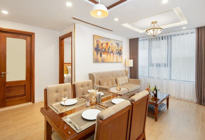 Apartamento 2 Quartos, Paris Deli Danang Beach