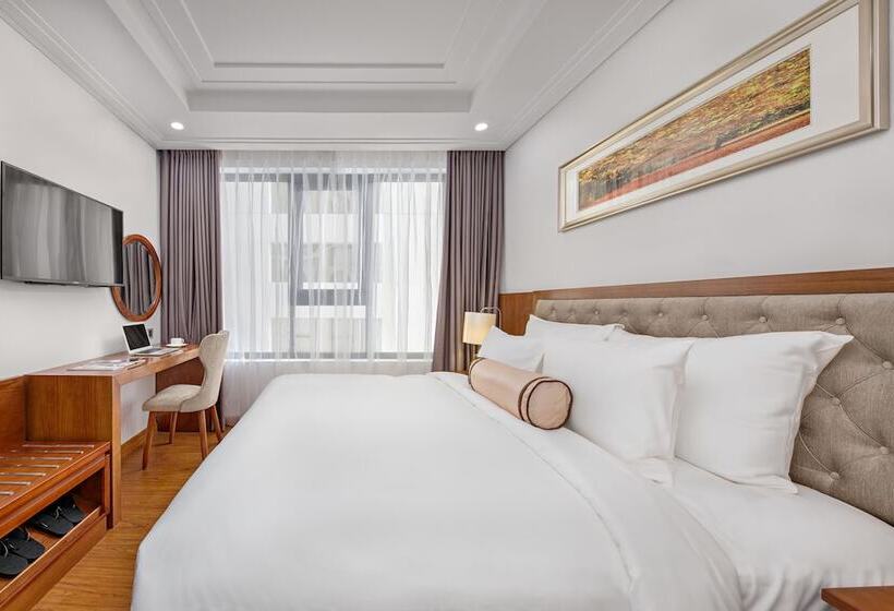 Superior Room, Paris Deli Danang Beach