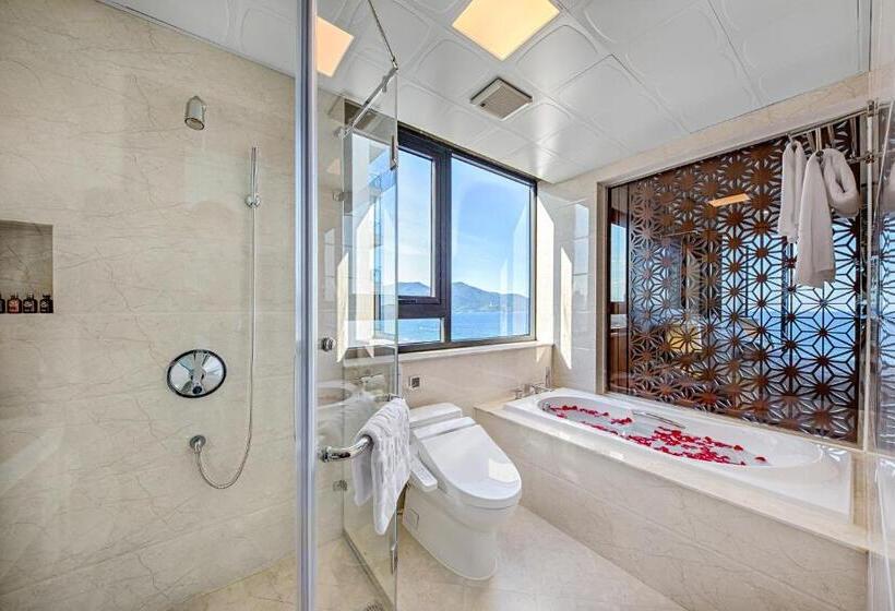 اتاق پرمیوم با چشمانداز دریا, Paris Deli Danang Beach