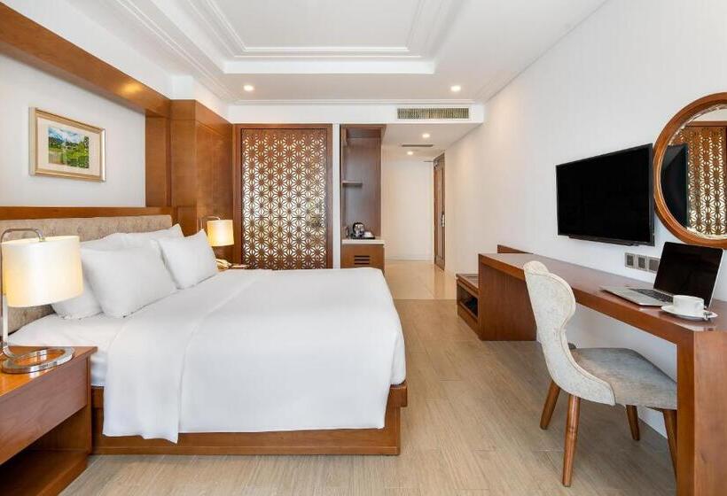 اتاق پرمیوم با چشمانداز دریا, Paris Deli Danang Beach