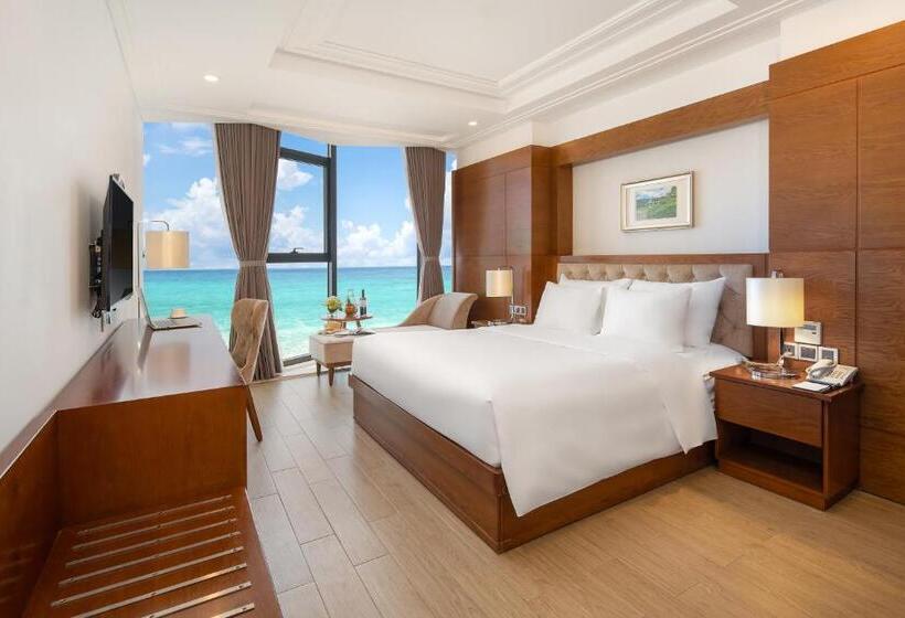 Quarto Premium Vista Mar, Paris Deli Danang Beach