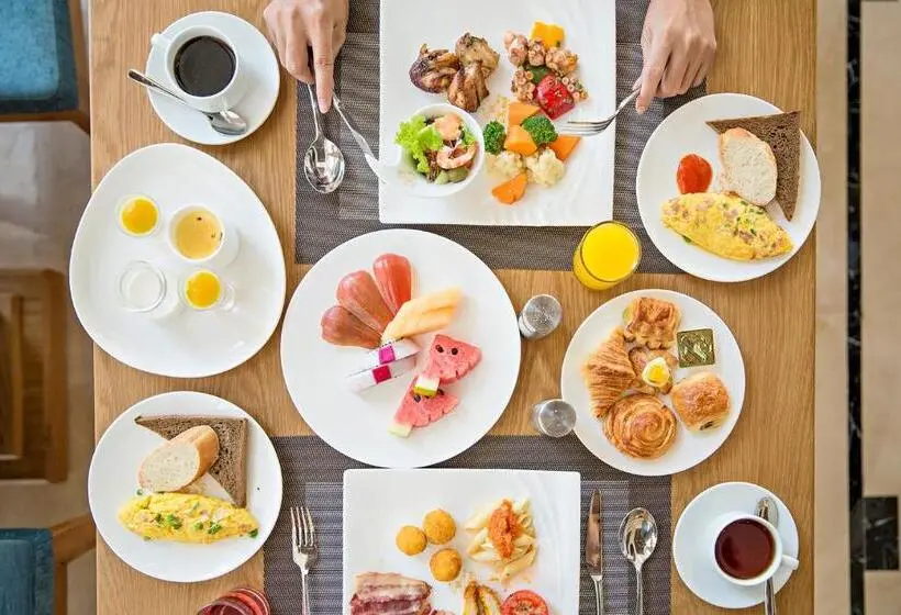 اتاق لوکس با تخت بزرگ, Paris Deli Danang Beach