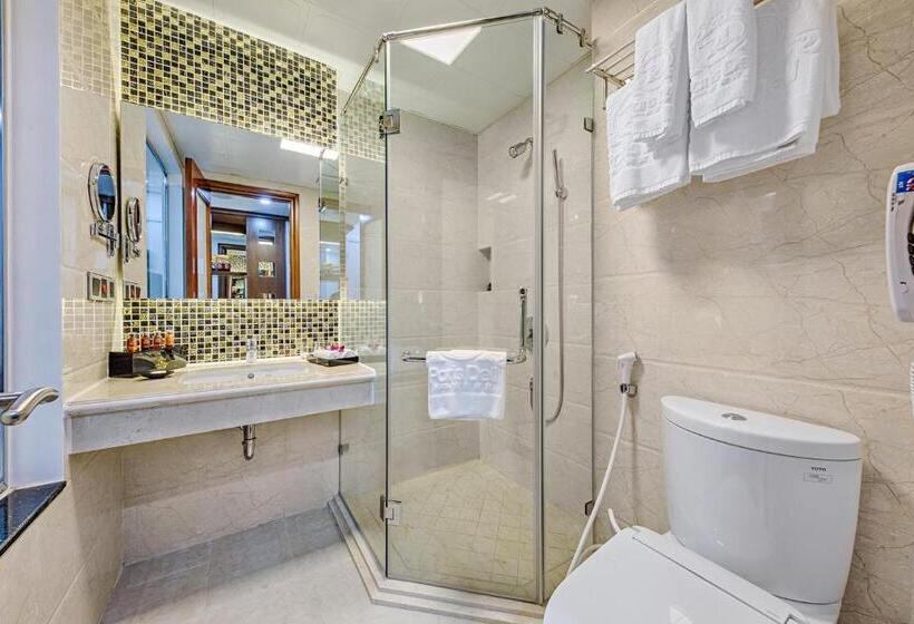 اتاق لوکس, Paris Deli Danang Beach