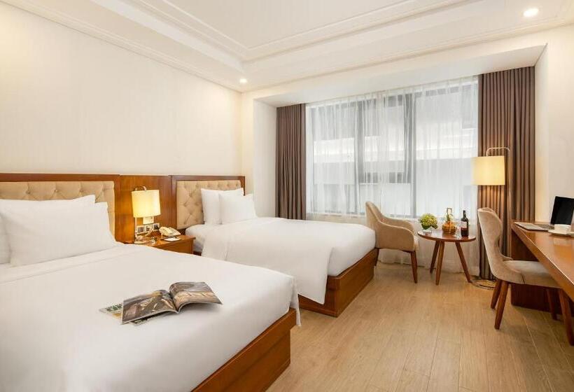 Quarto deluxe, Paris Deli Danang Beach