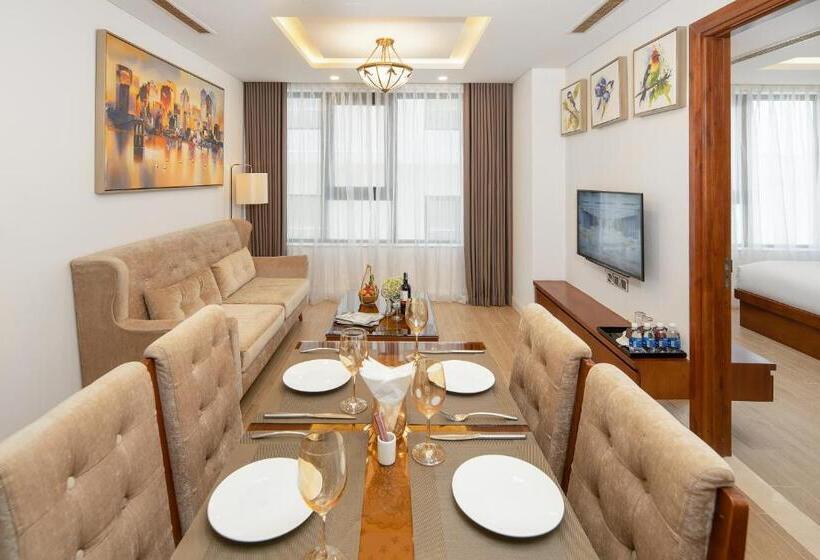 Apartamento 2 Quartos, Paris Deli Danang Beach