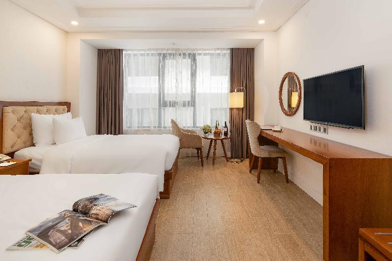 Deluxe Room, Paris Deli Danang Beach