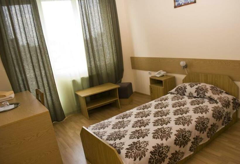 غرفة قياسية فردية, Perla