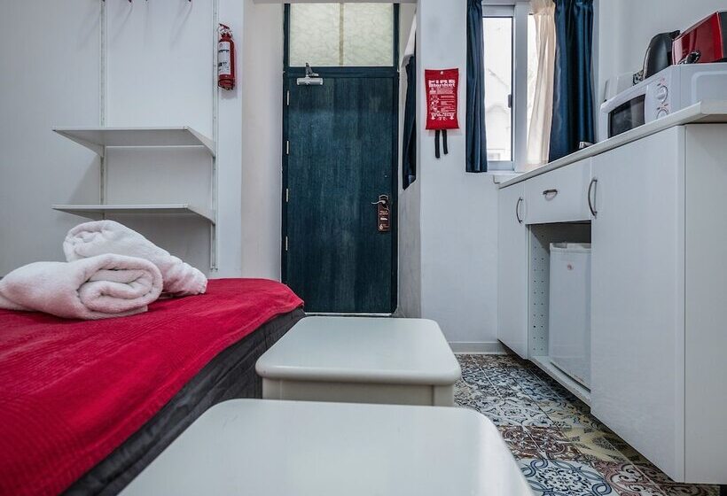 استودیوی استاندارد, Valletta Ajkla Mansion