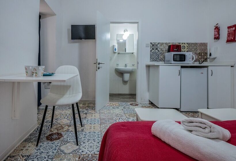 استودیوی استاندارد, Valletta Ajkla Mansion