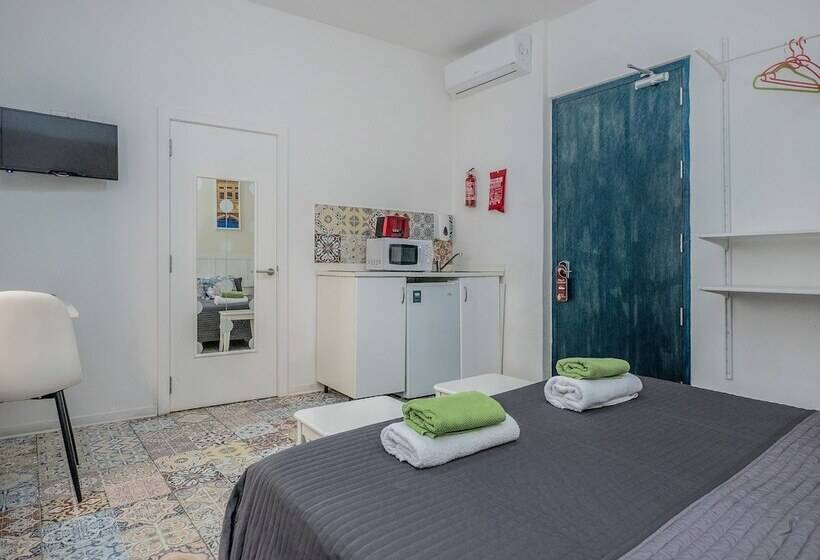 استودیوی استاندارد, Valletta Ajkla Mansion