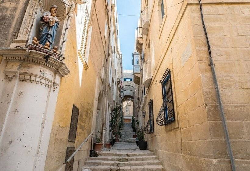 استودیوی استاندارد, Valletta Ajkla Mansion