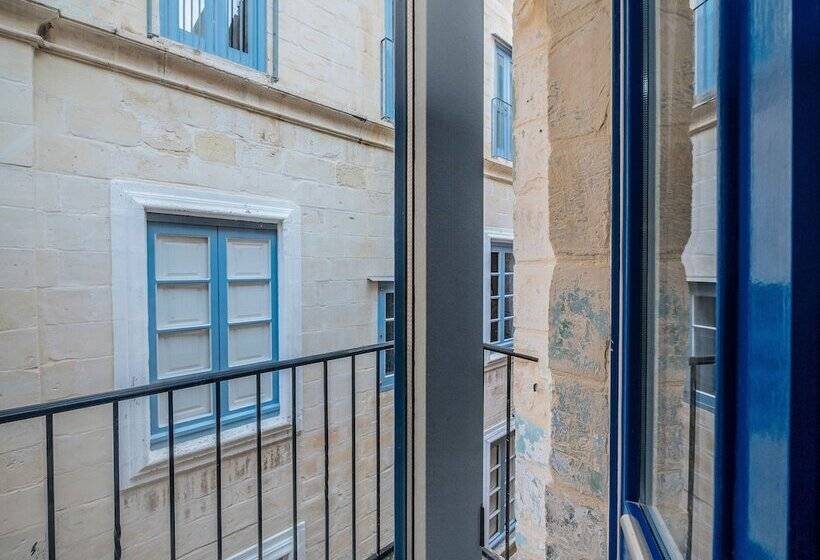 استودیوی استاندارد, Valletta Ajkla Mansion