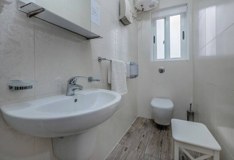 استودیوی استاندارد, Valletta Ajkla Mansion