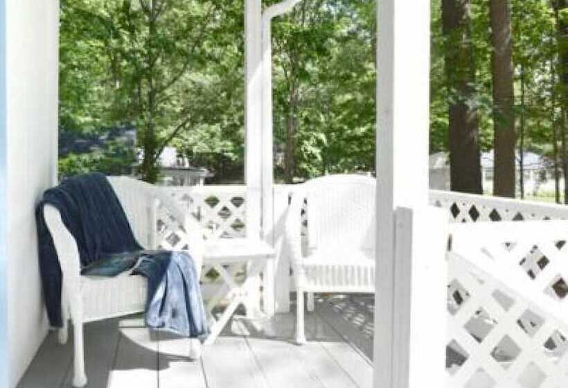 كابينة, 2 River Road Inn Cottages