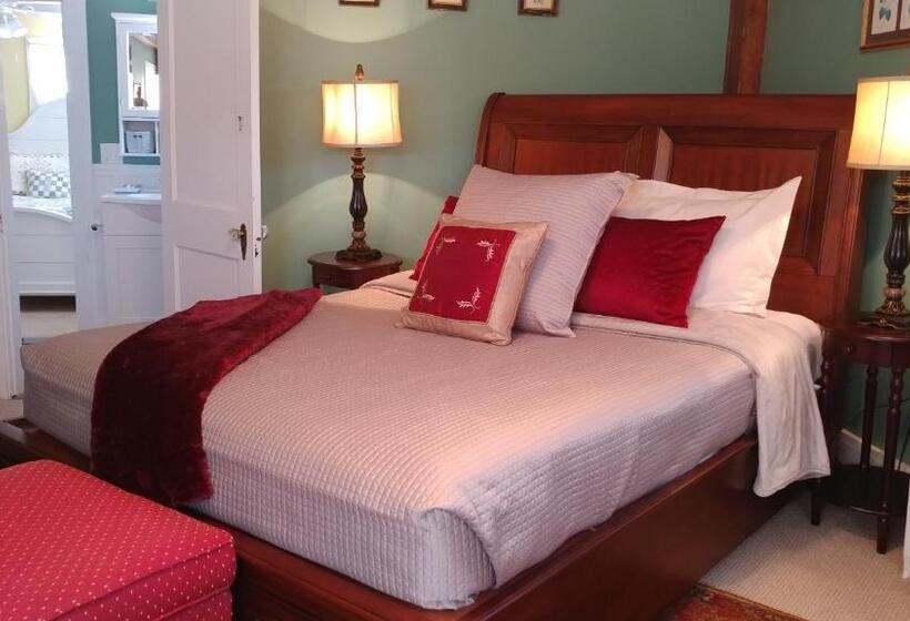 جناح غرفتين نوم, 2 River Road Inn Cottages