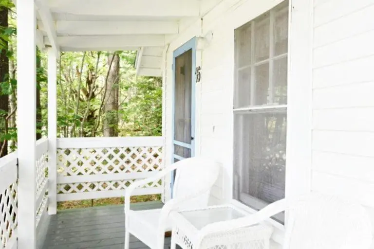 スタンダードルーム, 2 River Road Inn Cottages